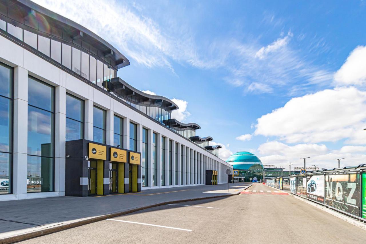 Caps Lock Airport Hotel Astana Eksteriør billede